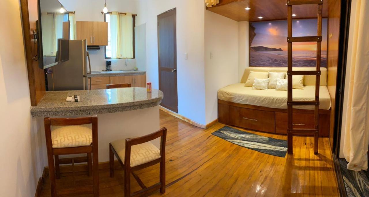 Haus Quentin Hotel Puerto López Kültér fotó