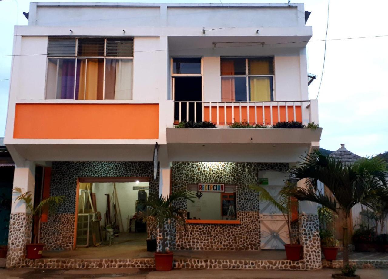 Haus Quentin Hotel Puerto López Kültér fotó