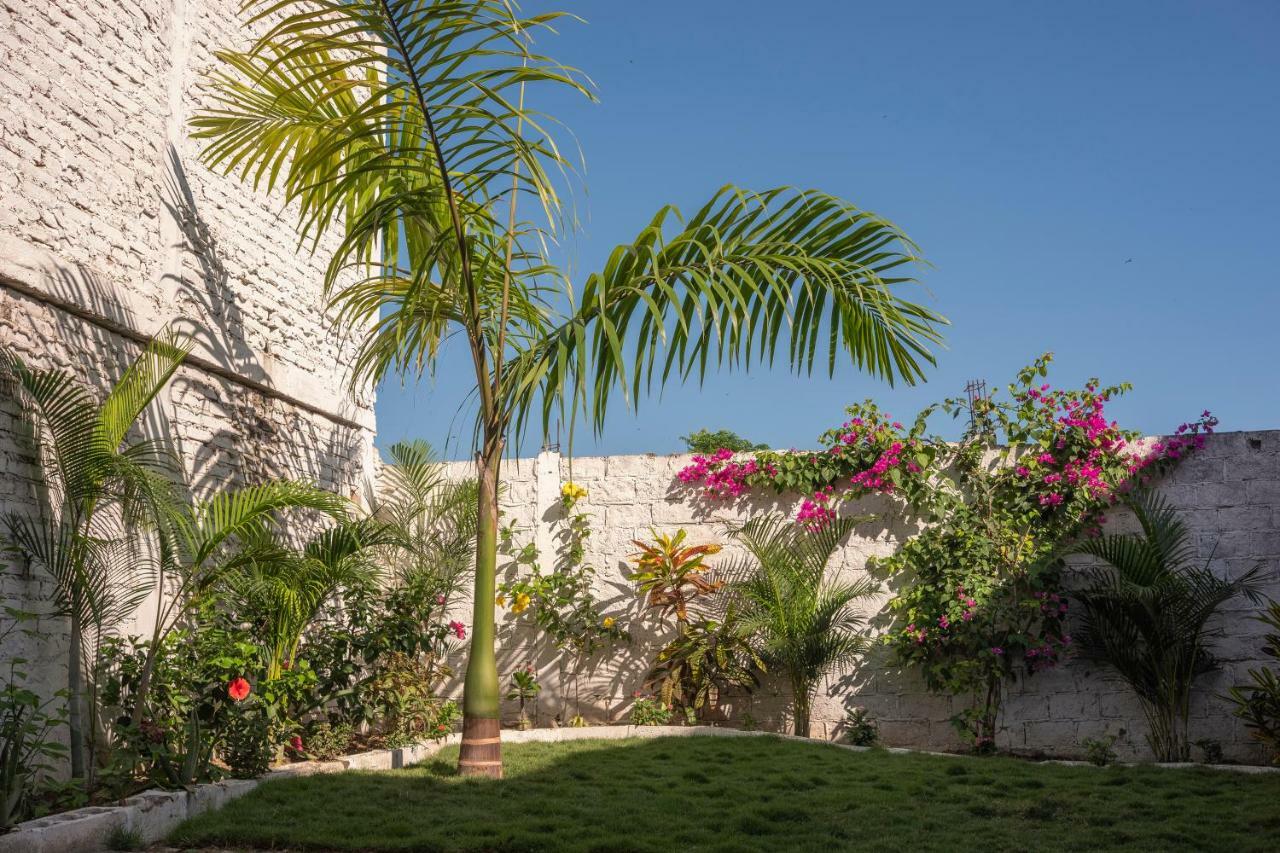 Haus Quentin Hotel Puerto López Kültér fotó